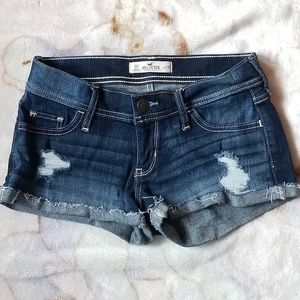 Low rise Hollister shorts